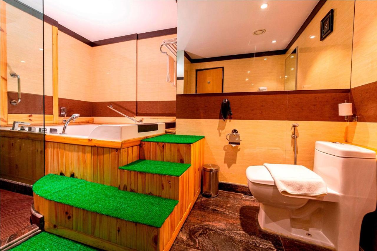Hotel Ramada Neemrana Exteriér fotografie