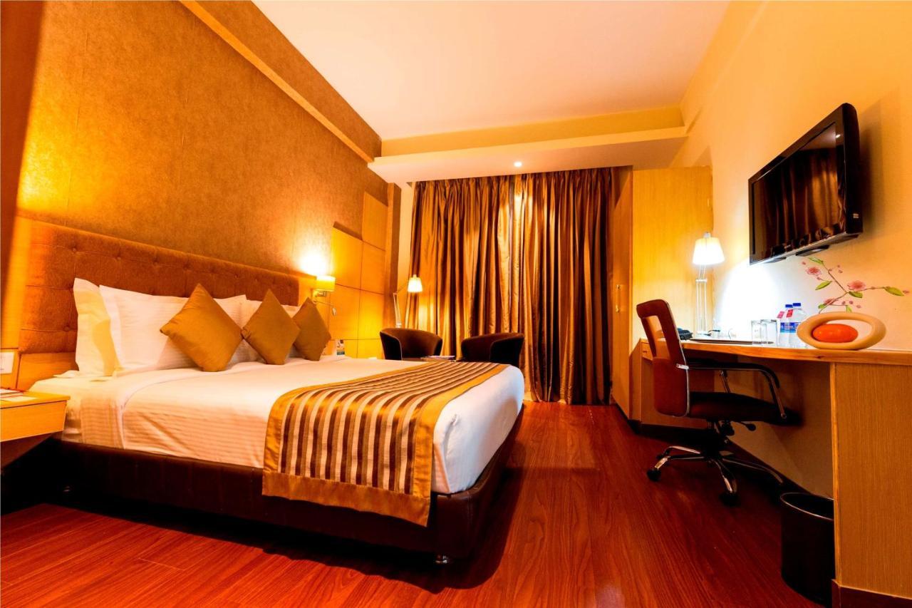 Hotel Ramada Neemrana Exteriér fotografie