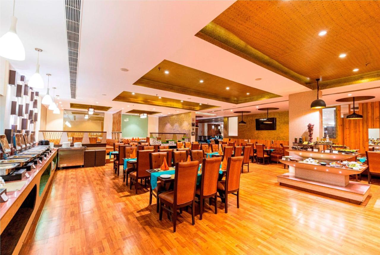 Hotel Ramada Neemrana Exteriér fotografie