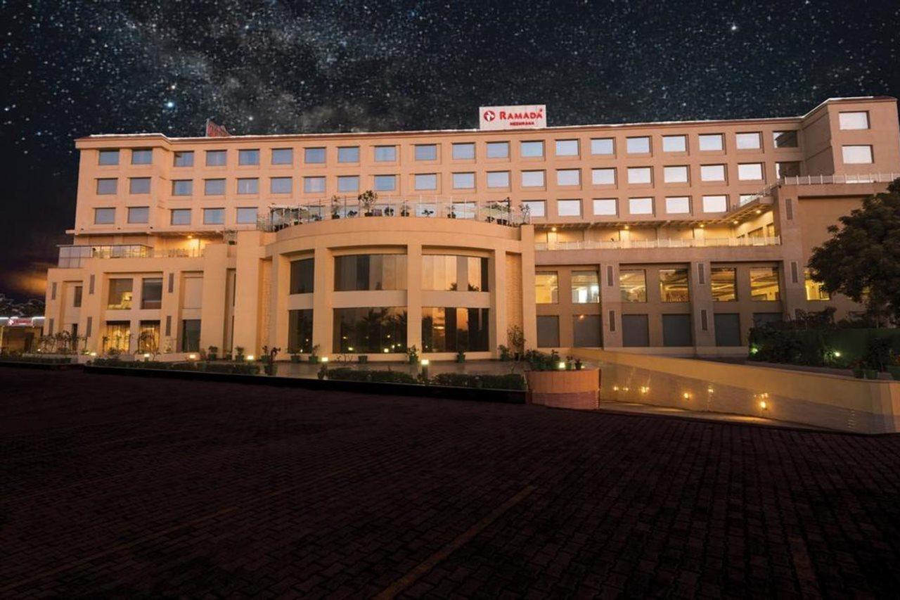 Hotel Ramada Neemrana Exteriér fotografie