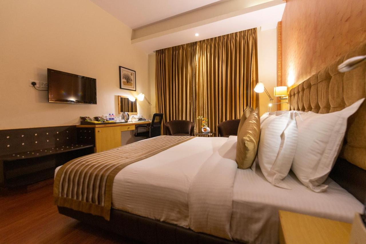 Hotel Ramada Neemrana Exteriér fotografie