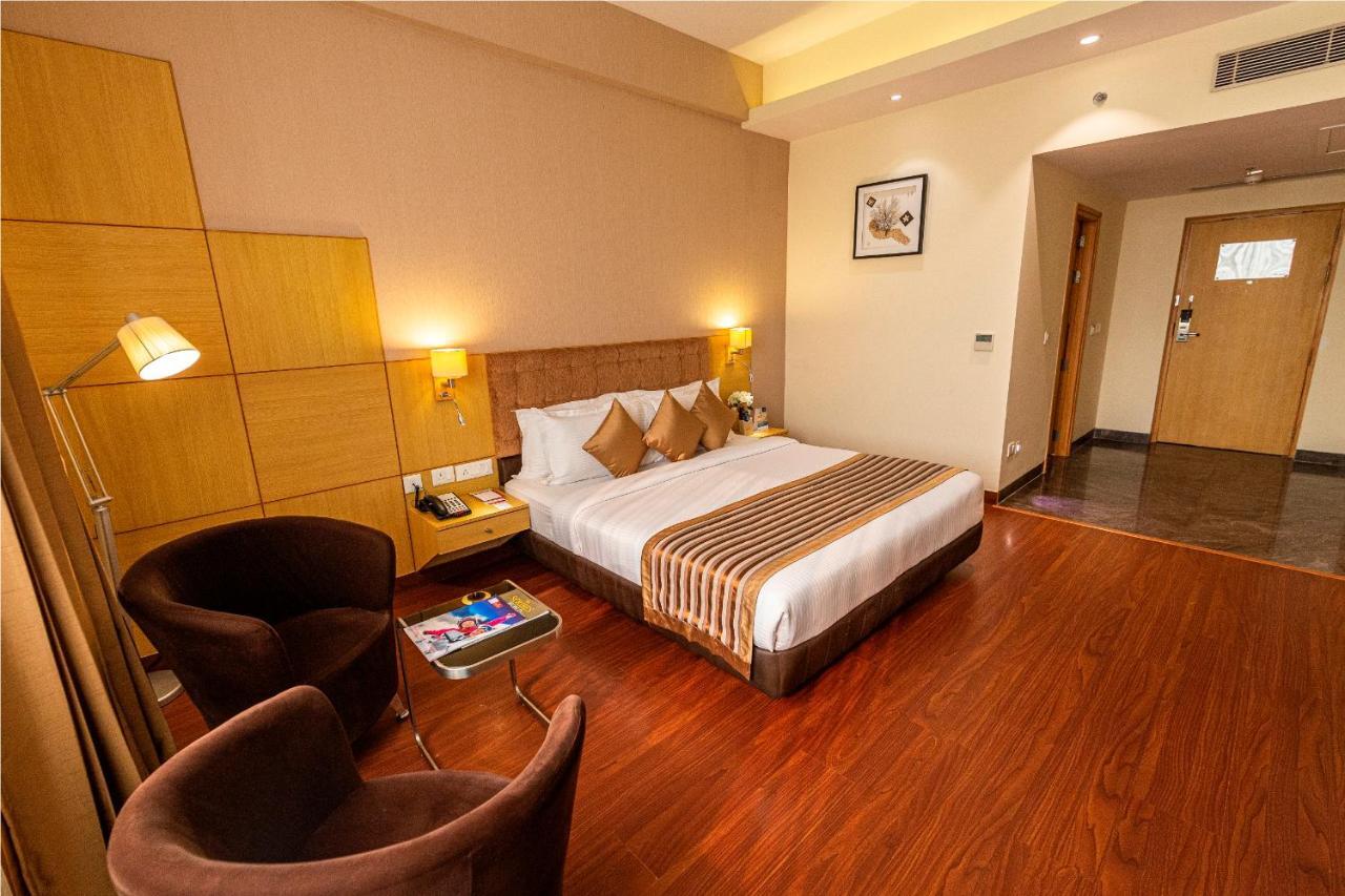 Hotel Ramada Neemrana Exteriér fotografie