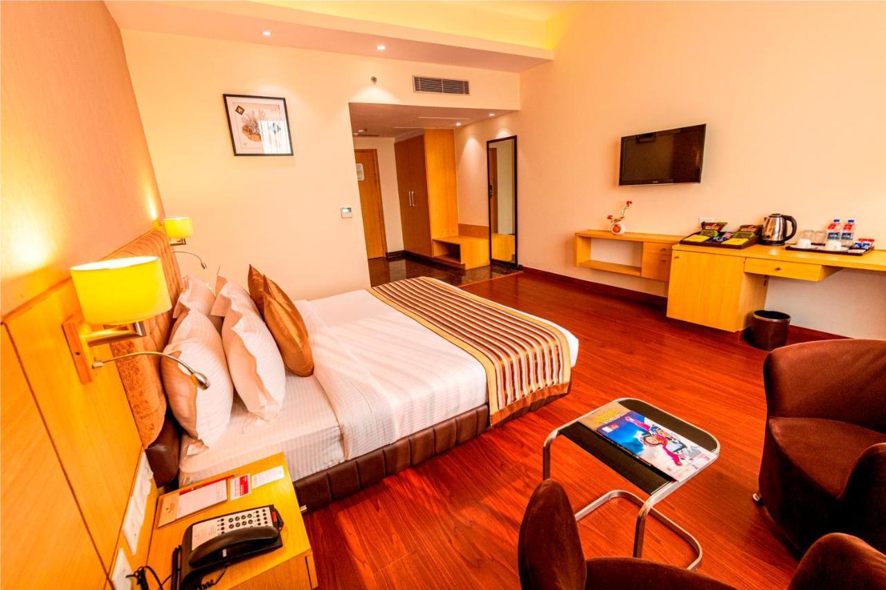 Hotel Ramada Neemrana Exteriér fotografie