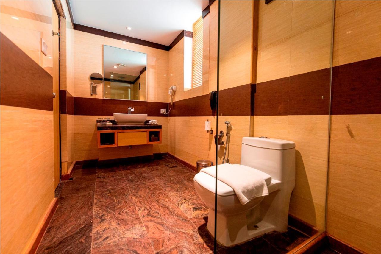 Hotel Ramada Neemrana Exteriér fotografie