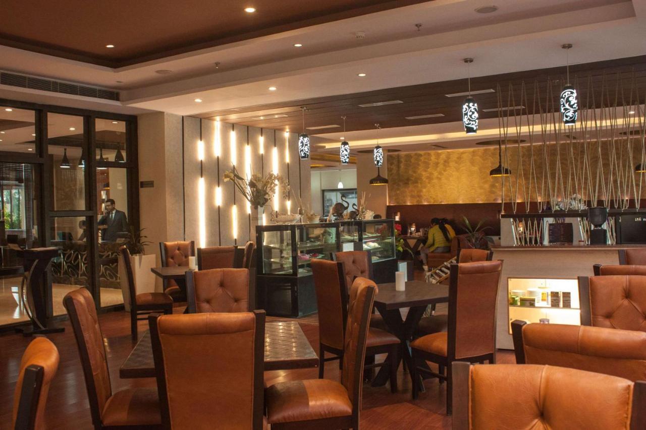 Hotel Ramada Neemrana Exteriér fotografie
