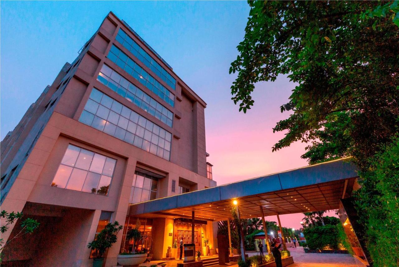 Hotel Ramada Neemrana Exteriér fotografie
