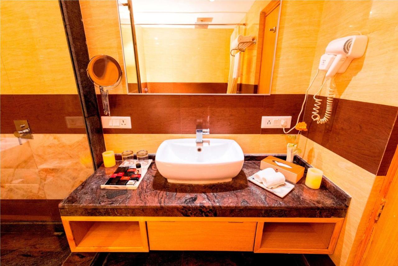 Hotel Ramada Neemrana Exteriér fotografie
